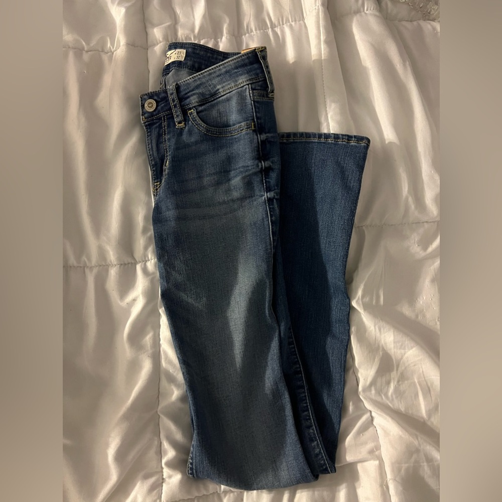 The Hollister Skinny Jeans 00R Medium Wash